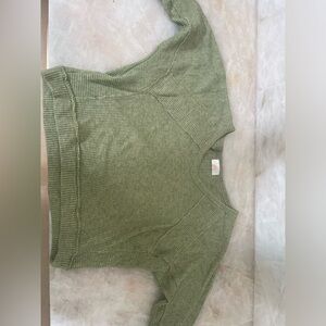 V neck sweater
Worn once, excellent condition